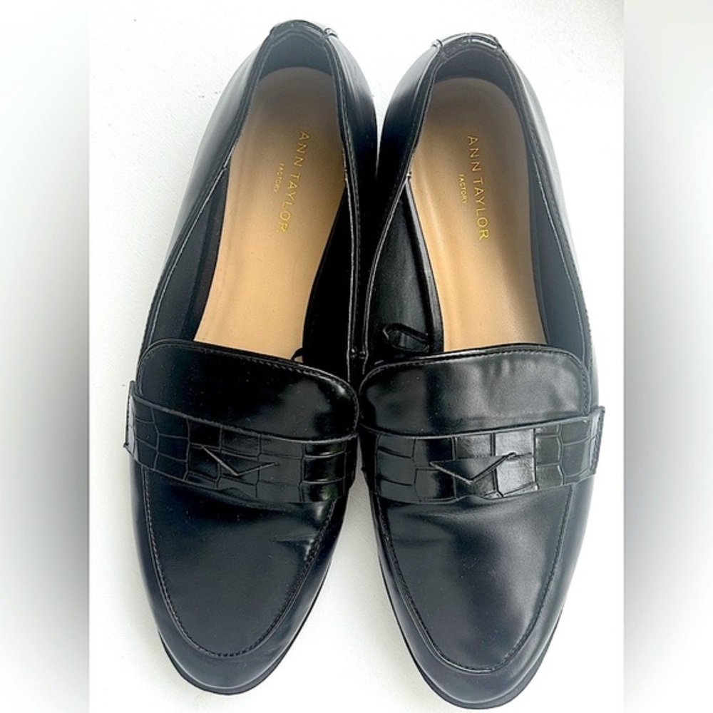 NWOB Ann Taylor Black Slip On Penny Loafers Shoes with Faux Snake Skin 7 - Picture 1 of 9